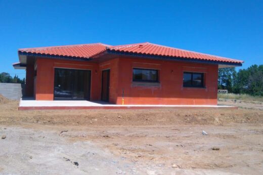 GROS OEUVRE VILLA PLAIN PIED SUR PARCELLE 4 FACES PISCINABLE