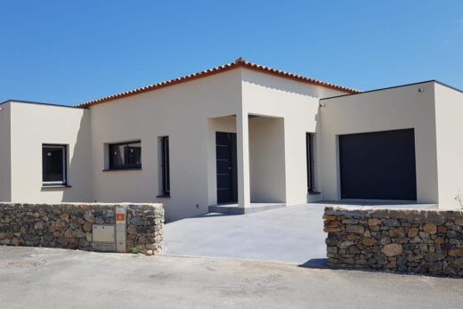 VILLA 4 FACES SUR PARCELLE PISCINABLE DE 737M2