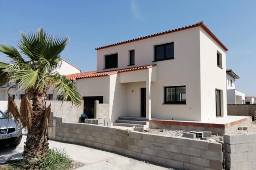 SUR UN SITE D&#8217;EXCEPTION  VOTRE VILLA ETAGE  3 FACES A TRESSERES